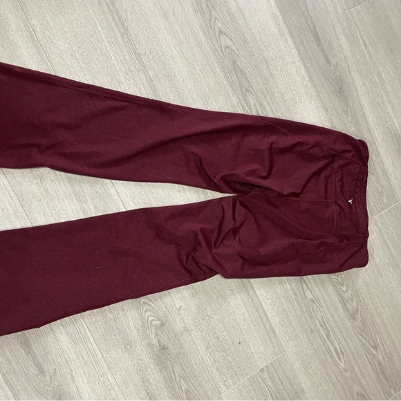 Old Navy Active Cozecore Flaire High Rise Sz Medium Burgundy High-Waisted Pants - Picture 5 of 9